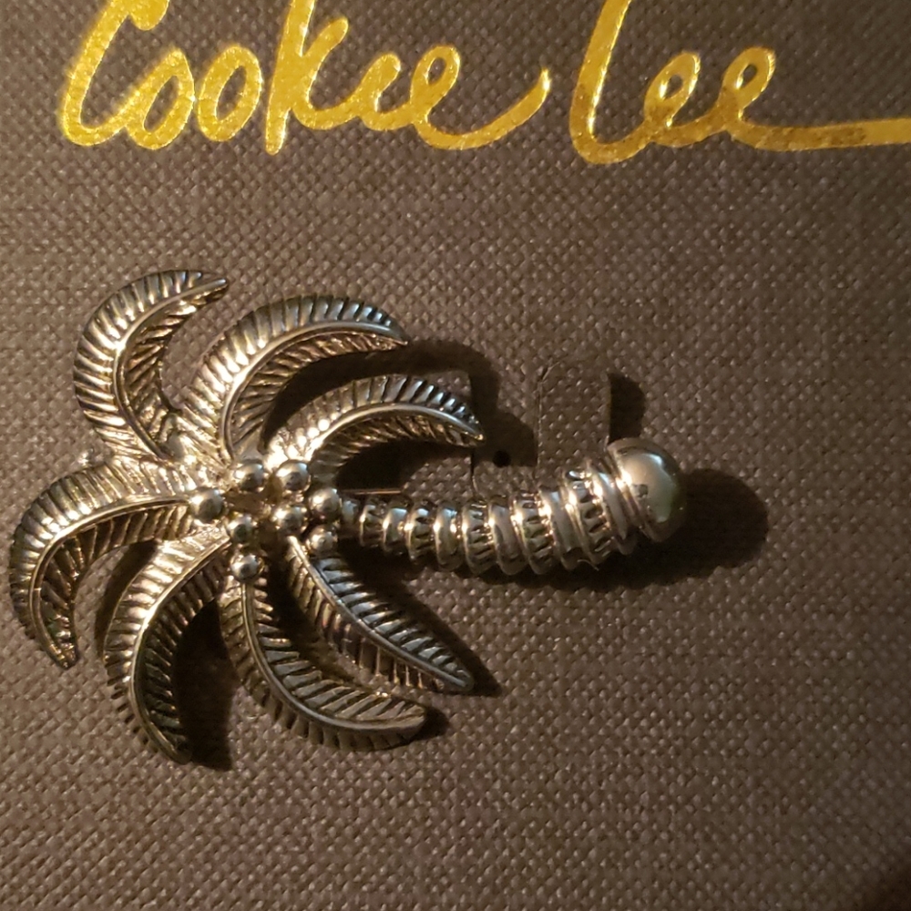 Palm tree brooch